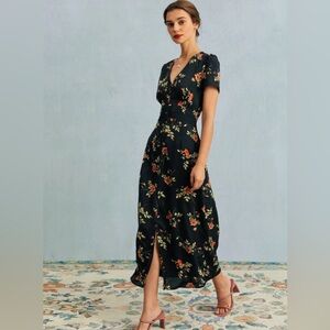 Rihoas Long Floral Dress size m